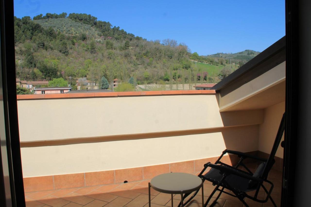 Mansarda Con Camino Apartment Montefranco ภายนอก รูปภาพ