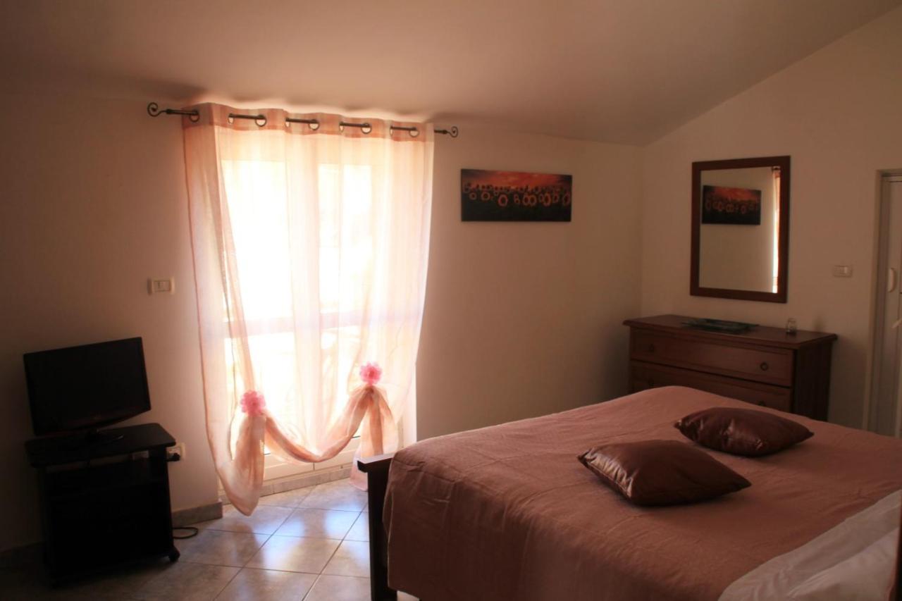 Mansarda Con Camino Apartment Montefranco ภายนอก รูปภาพ