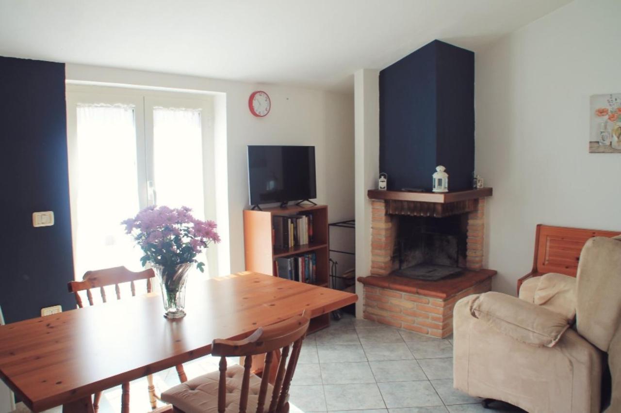 Mansarda Con Camino Apartment Montefranco ภายนอก รูปภาพ
